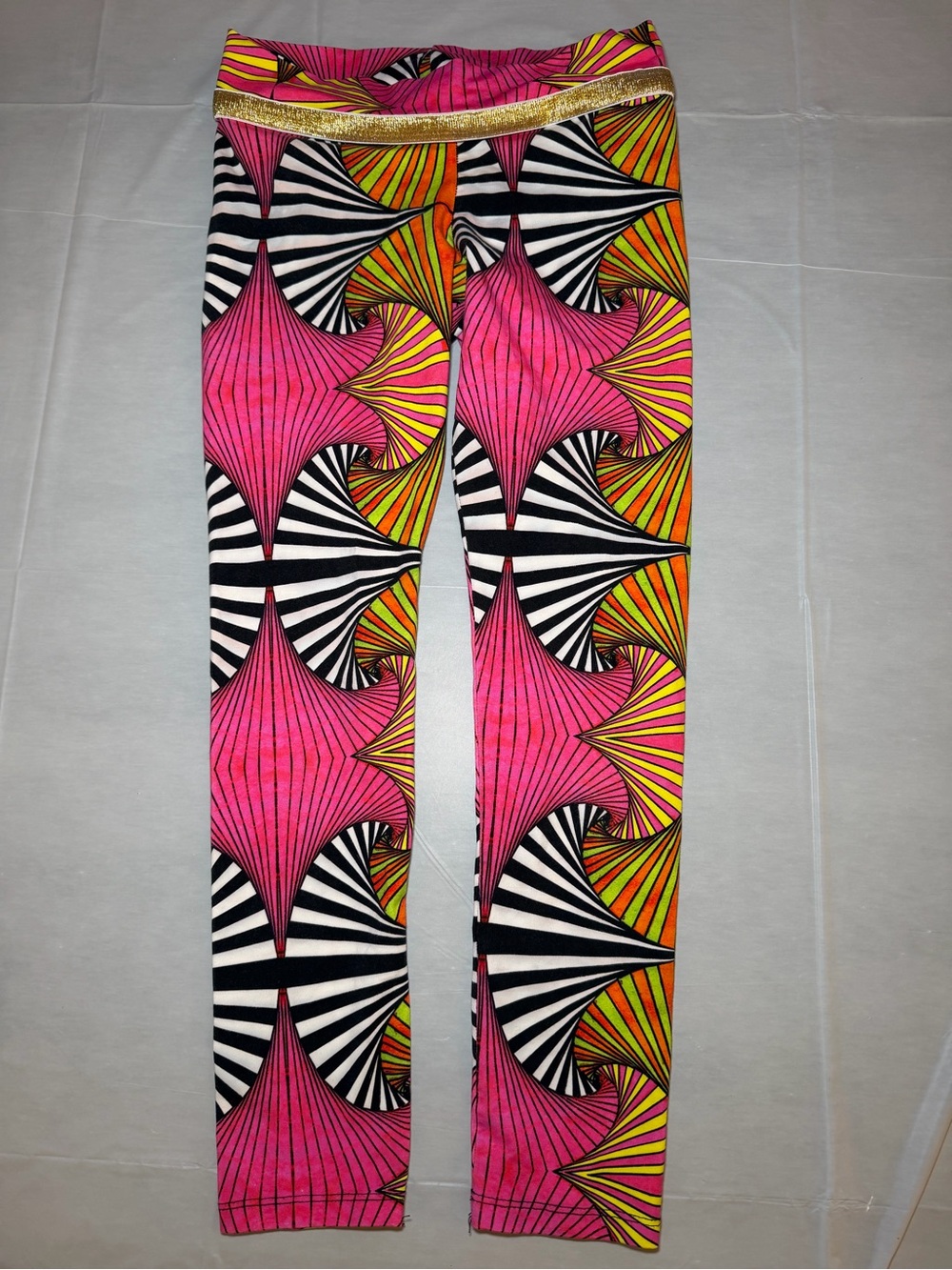 Vibrant Pink Geometric Print Leggings with Gold Waistband